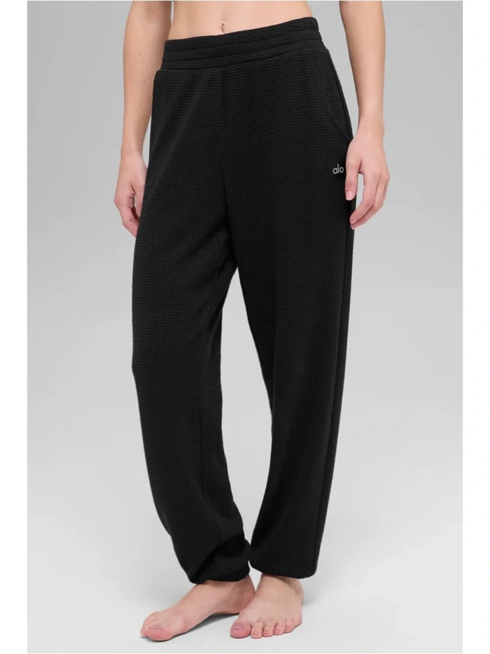 alo yoga • waffle weekend escape jogger